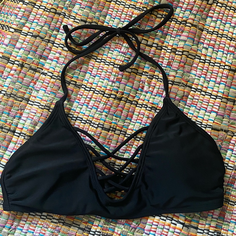 Black bikini top 3/$12🌼